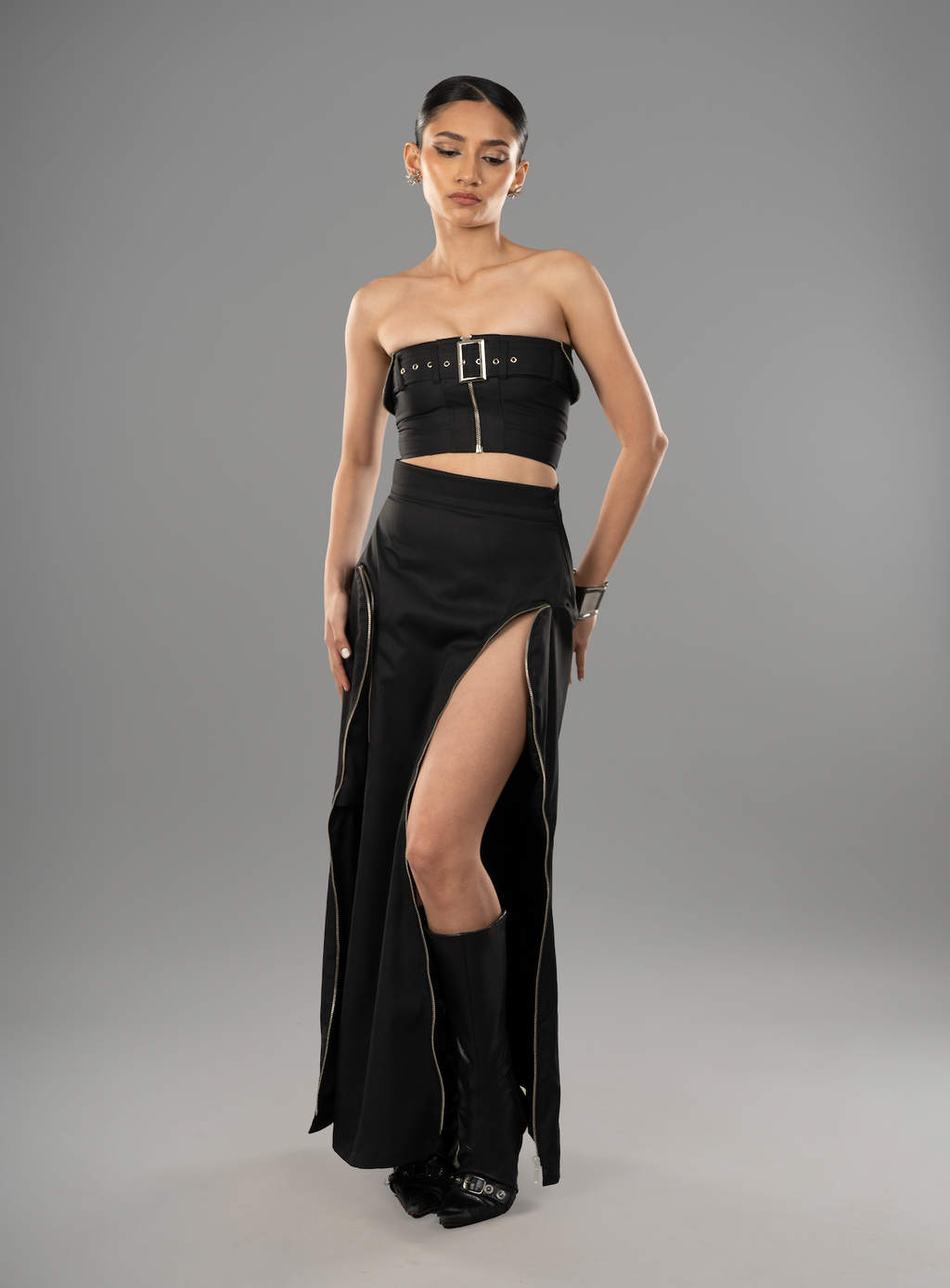 Cutout eyelet top